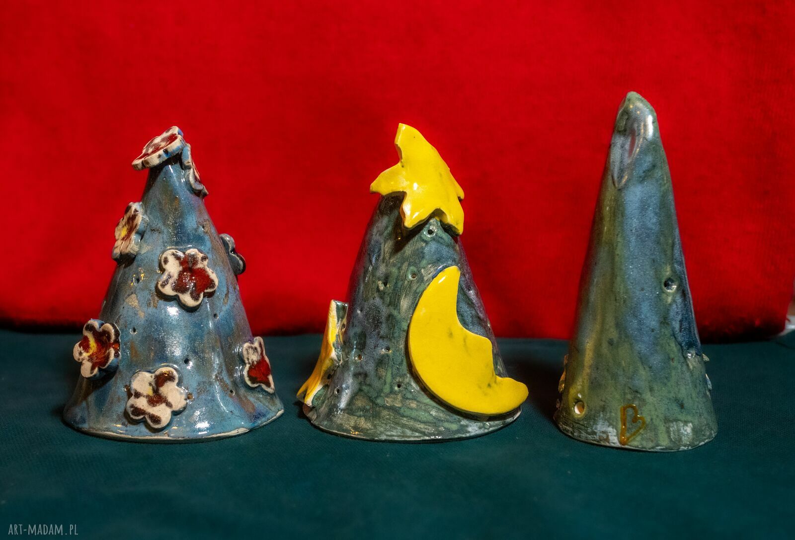 Zestaw ręcznie robionych ceramicznych choinek - świąteczna dekoracja stojąca