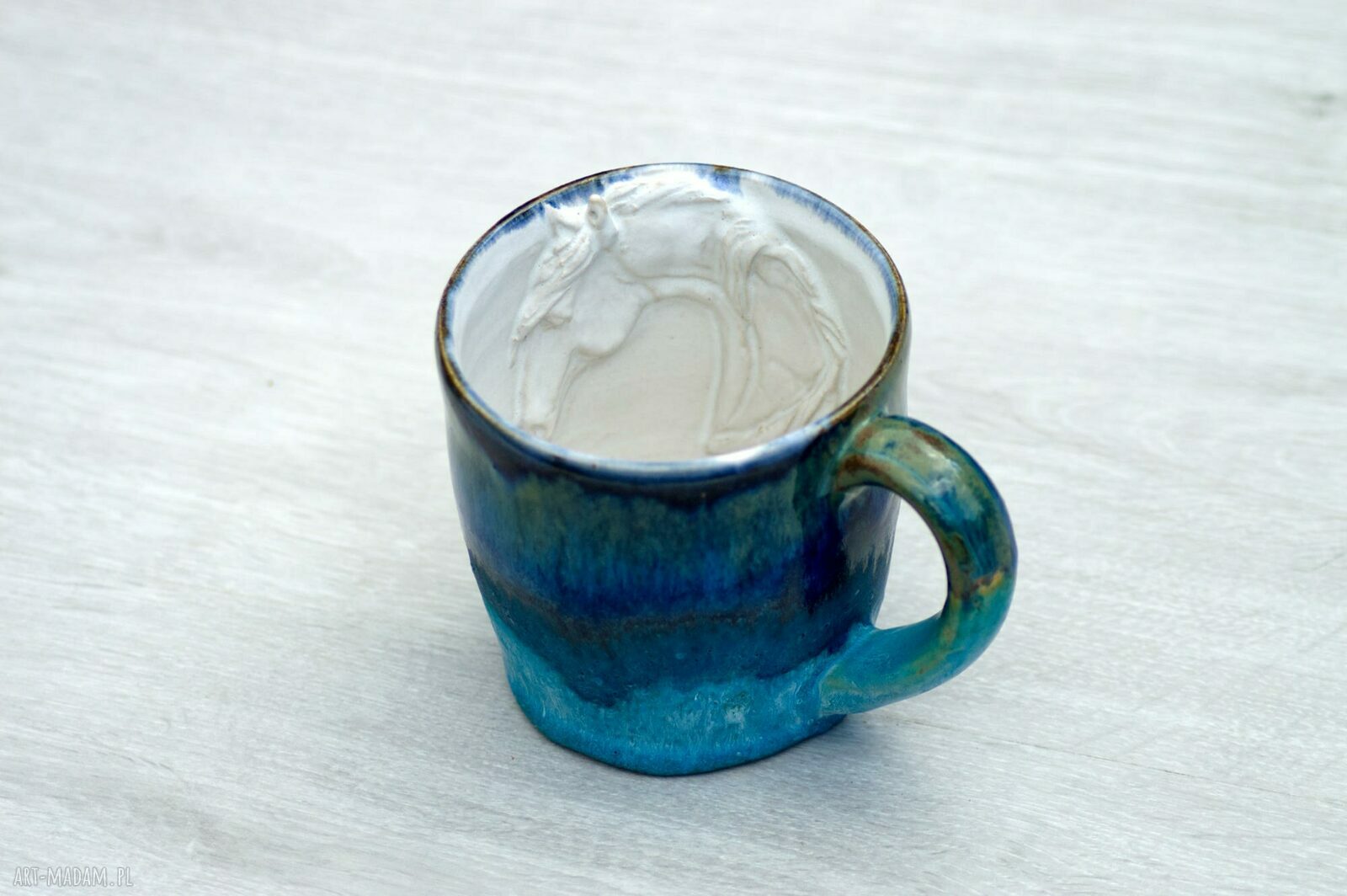 Duży kubek i miseczka z koniem - rękodzieło ceramiczne w turkusie