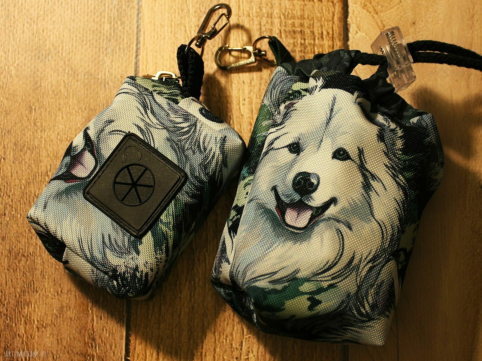 Saszetka na smaczki i woreczki dla psa Samoyed - zestaw na spacery