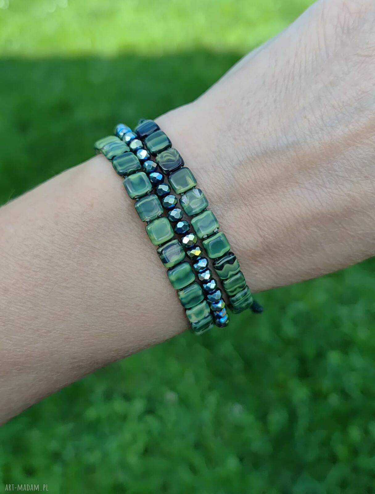 Zestaw zielonych bransoletek boho z makramą - regulowane na sznurku z „malachitowymi” kostkami