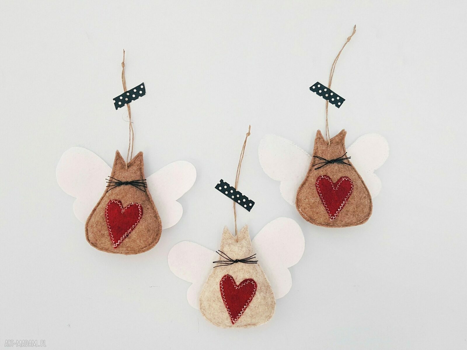 pomysł na prezent: zestaw trzech kocich filcowych zawieszek na choinkę Handmade
