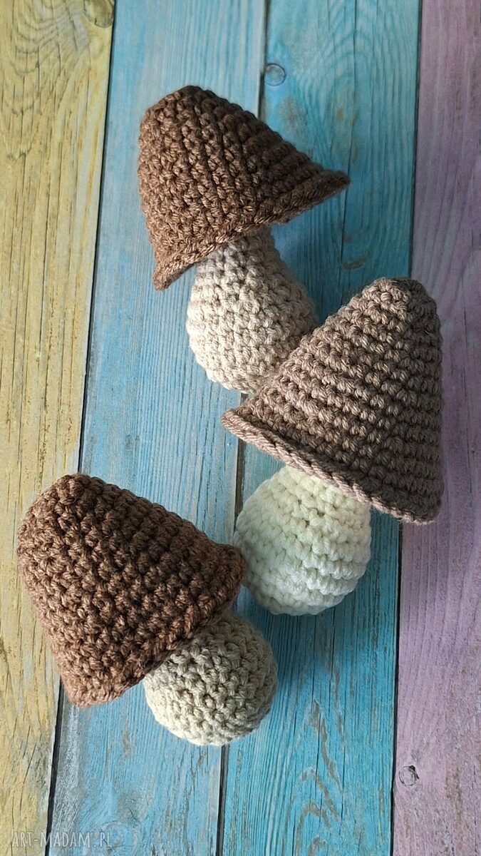 Zestaw trzech szydełkowych grzybków „Brązowa Jesień” w wersji handmade (3 szt.)