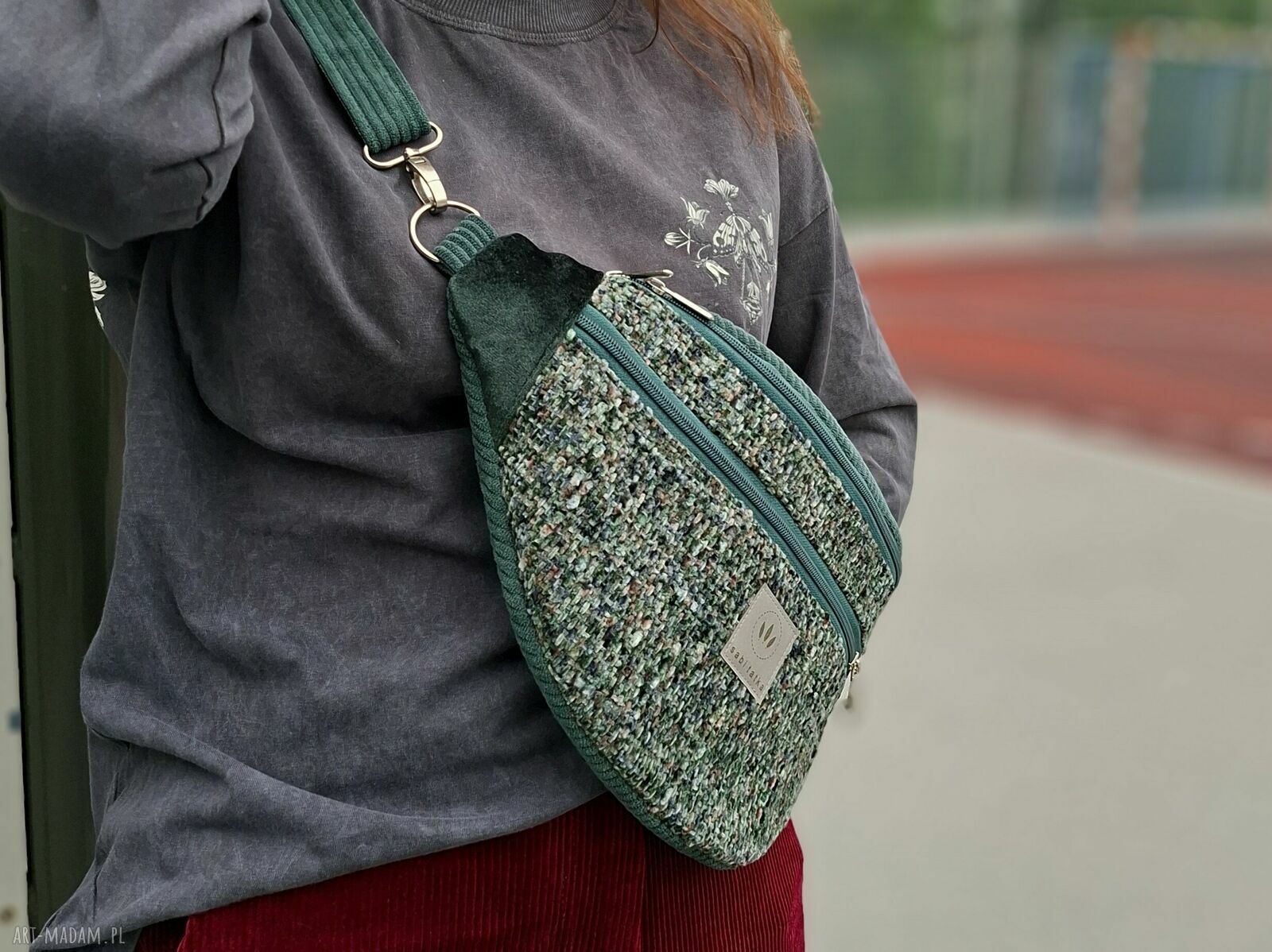 Zielona nerka damska XL Montana - pojemna i wodoodporna nerka damska
