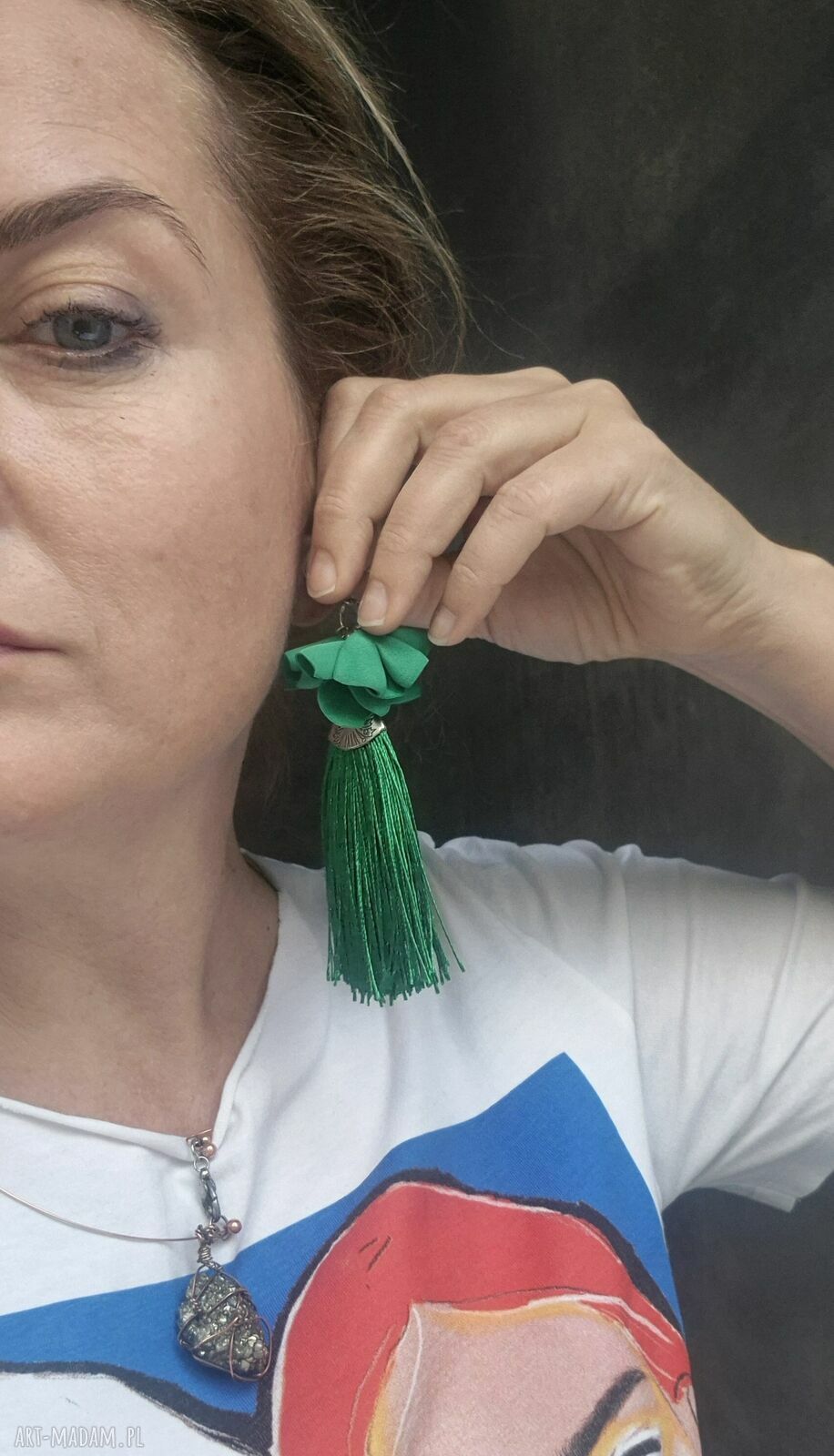 Kolczyki zielone duże chwosty handmade boho