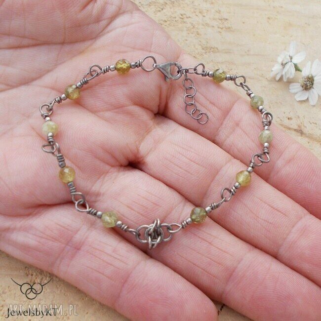 Bransoletka chainmaille z zielonego granatu i srebra - jesienna zieleń