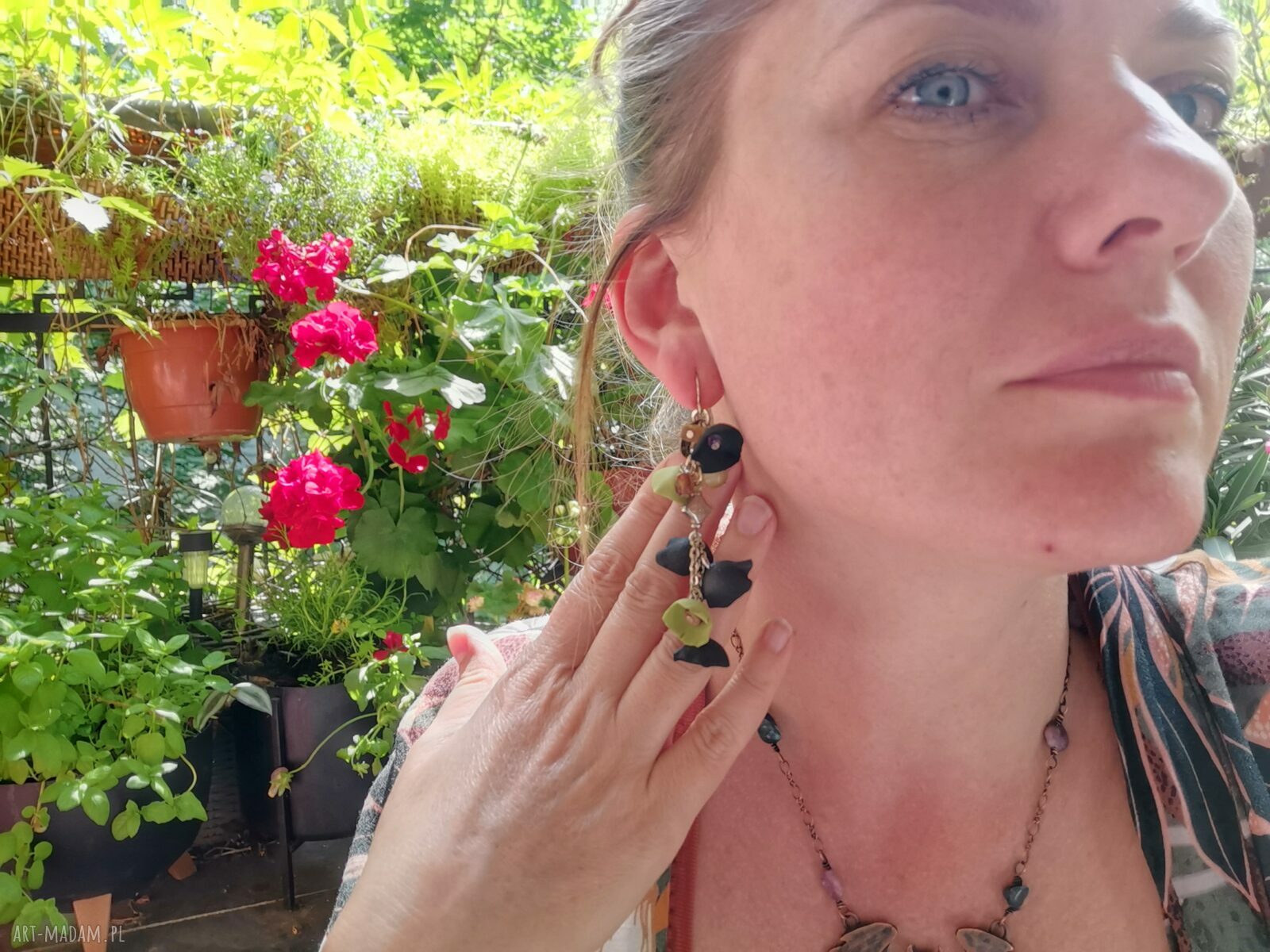 Zielone, długie i lekkie kolczyki etno Frida - boho frędzle