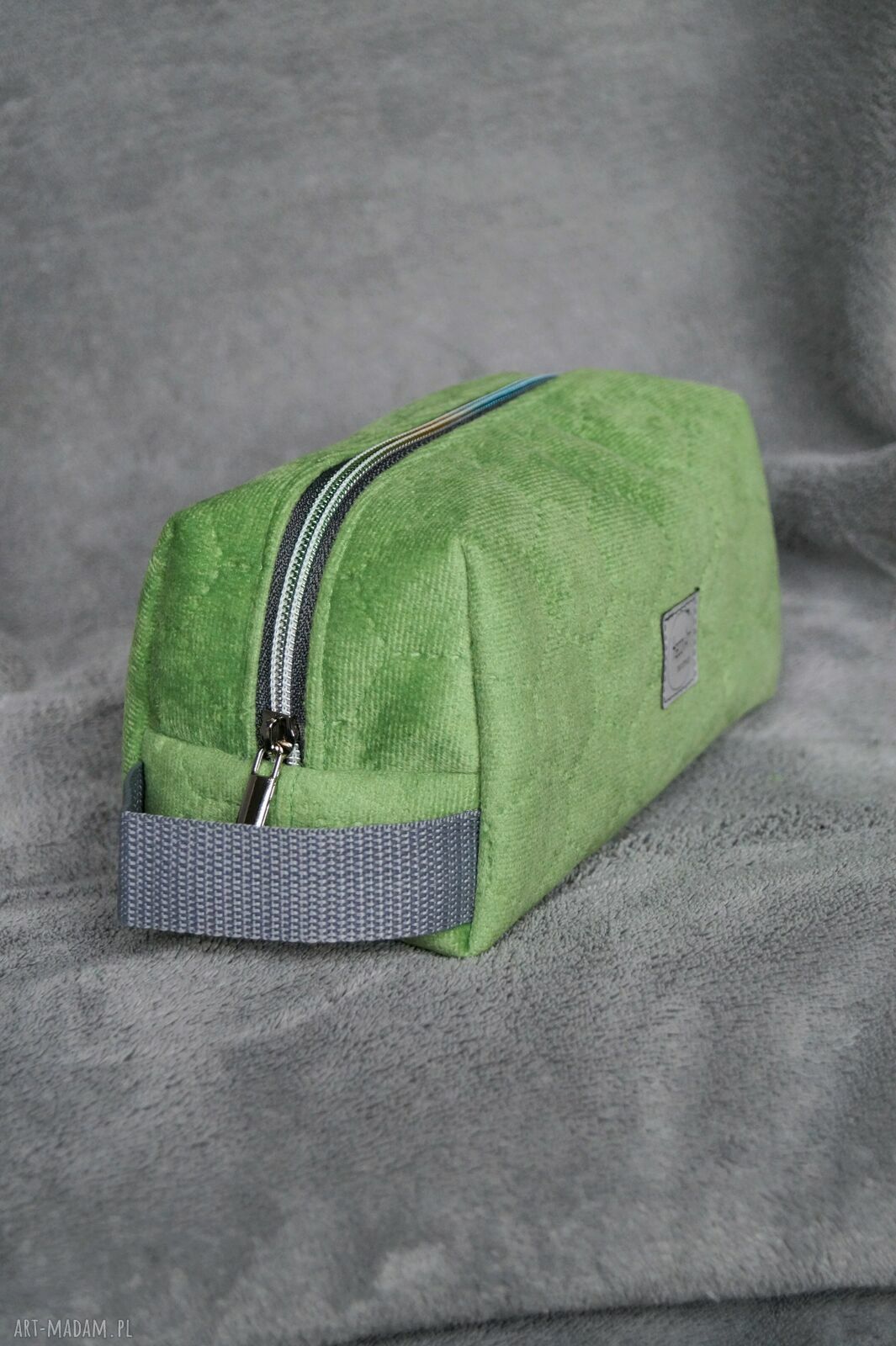 Szaro-zielona pikowana kosmetyczka M z organizerem - handmade