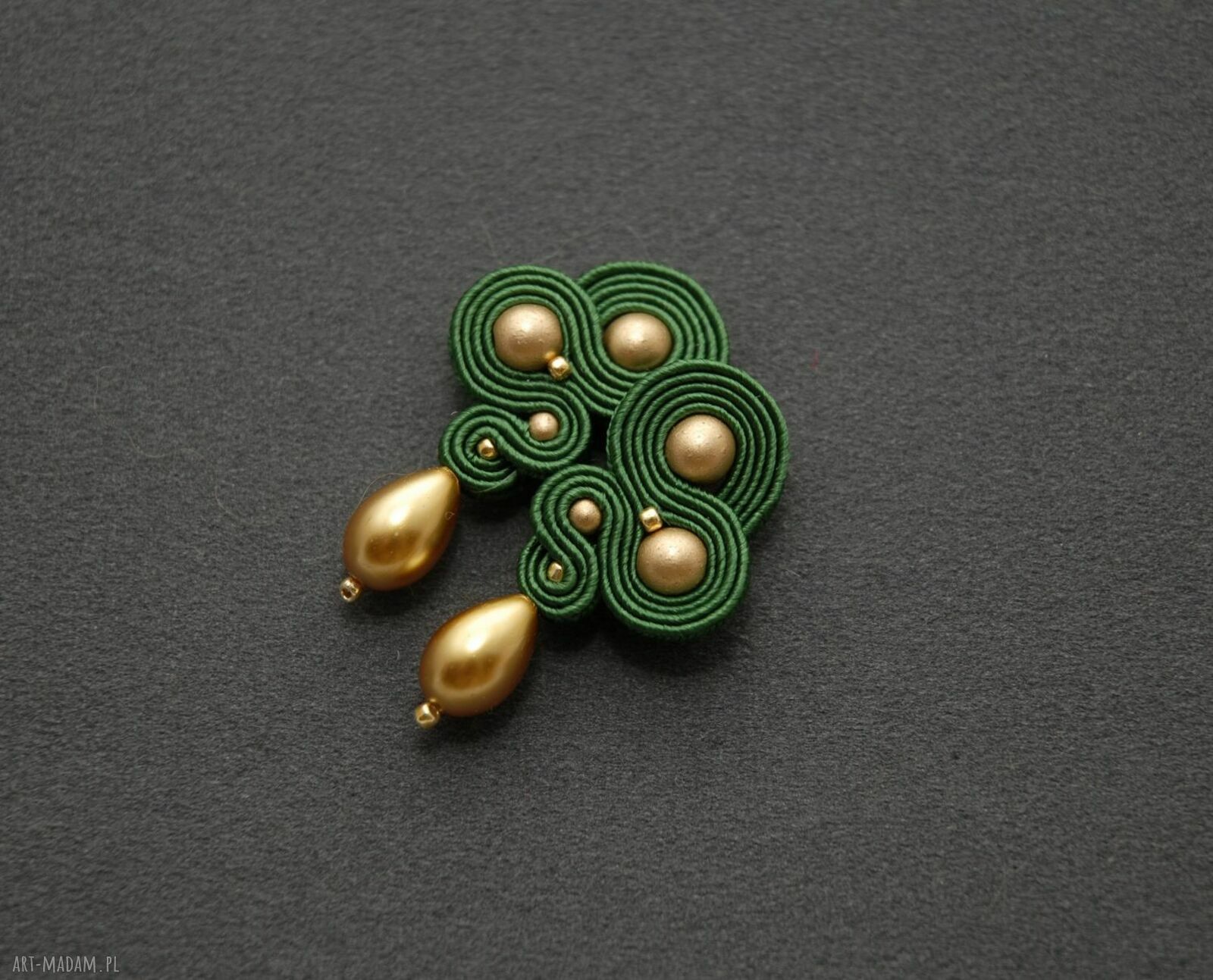 Zielono-Złote Kolczyki Sutasz - Haft Sutasz, Koraliki i Elegancki Sznyt
