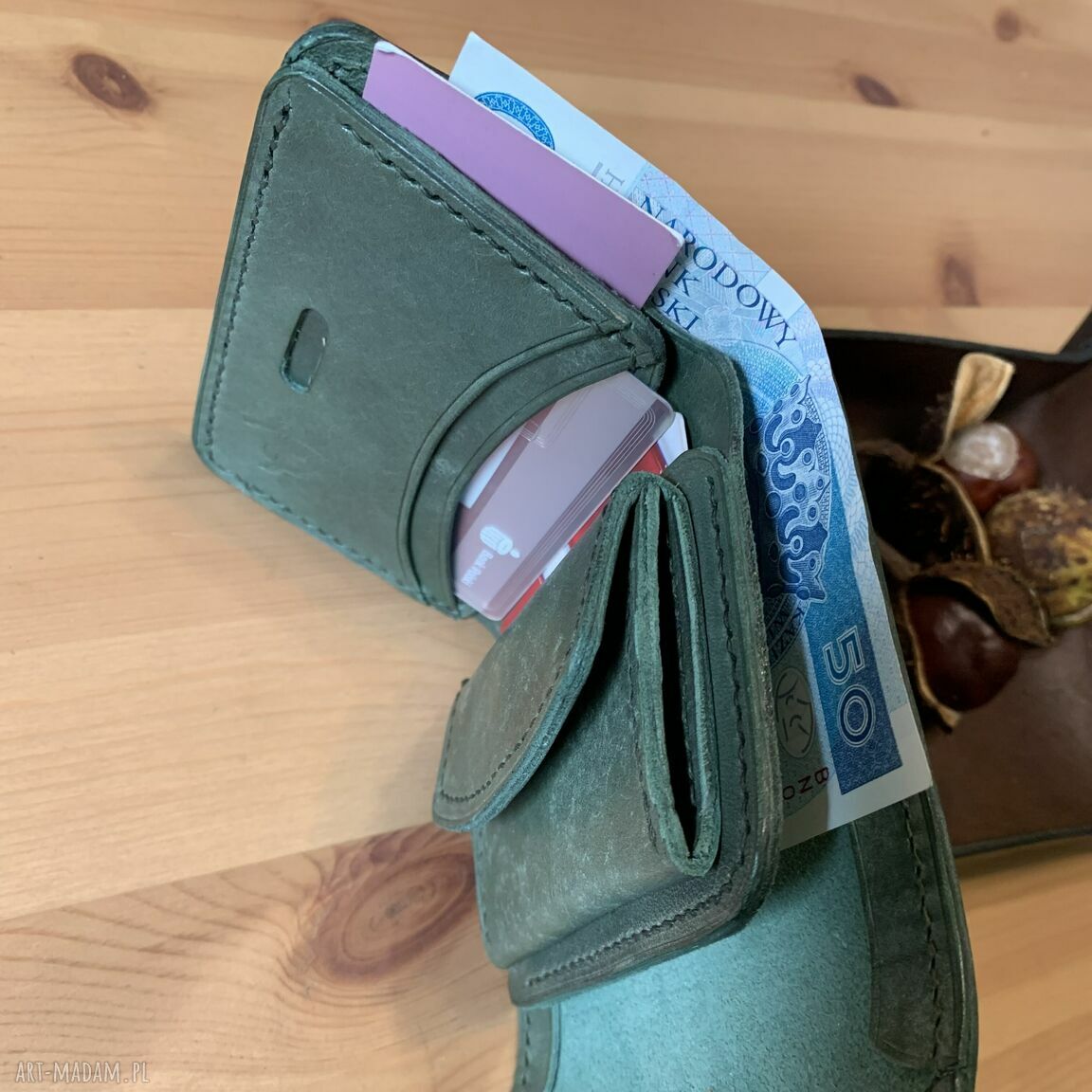 portfele: Zielony damski portfel ze skóry ręcznie uszyty. ręczne wykonanie