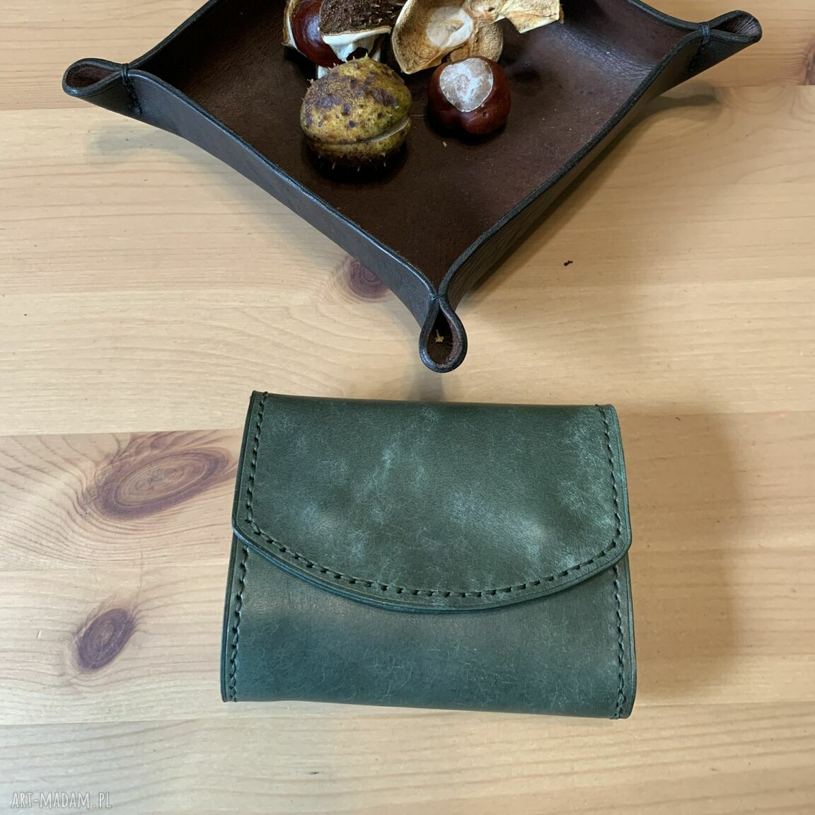 portfele: Zielony damski portfel ze skóry ręcznie uszyty. ręczne wykonanie