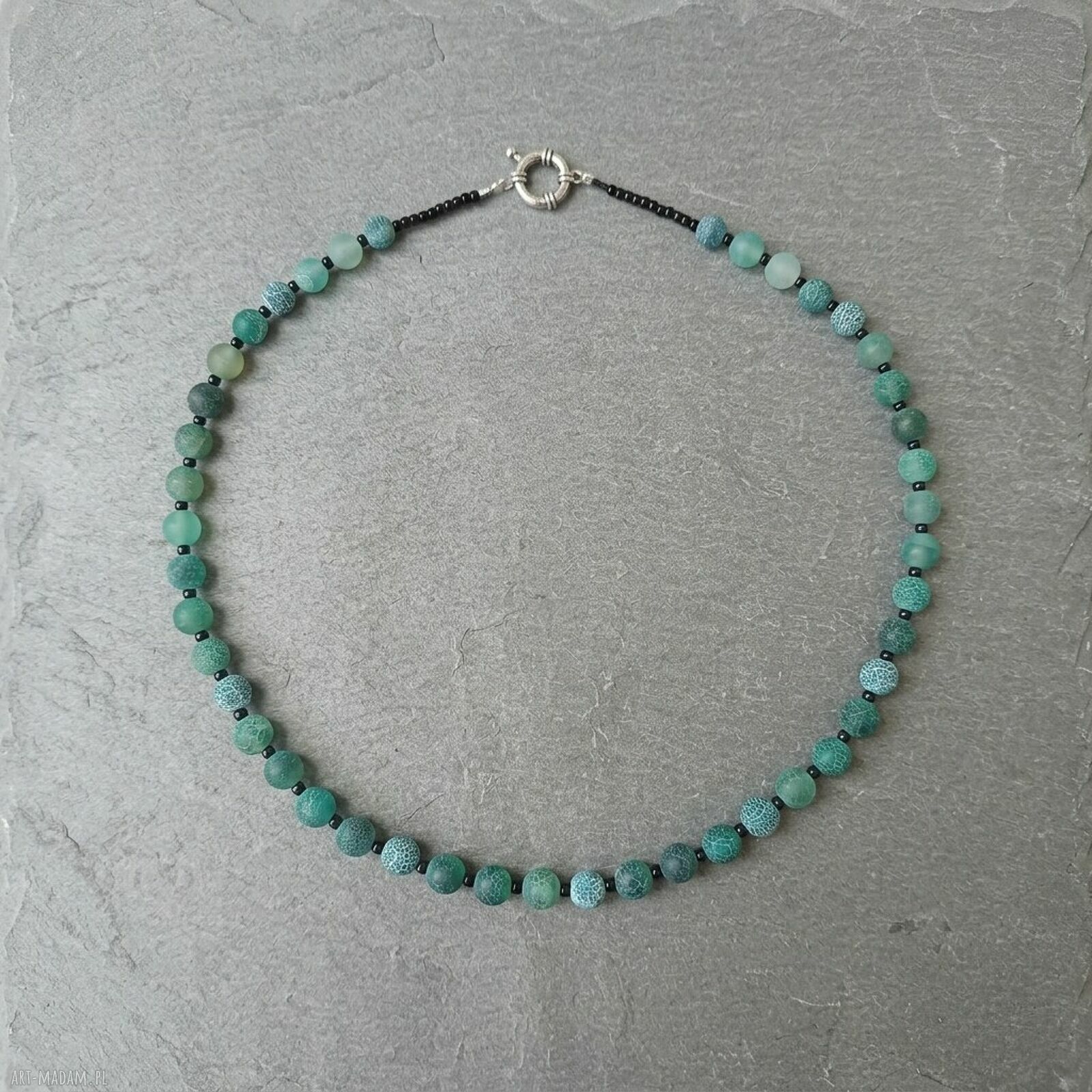 Zielony naszyjnik z trawionego agatu i czarnego szkła - styl boho