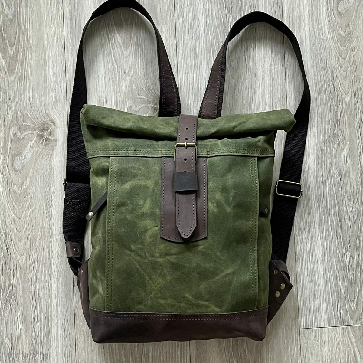 Zielony plecak bawełny woskowanej skóry rolowany vintage męski