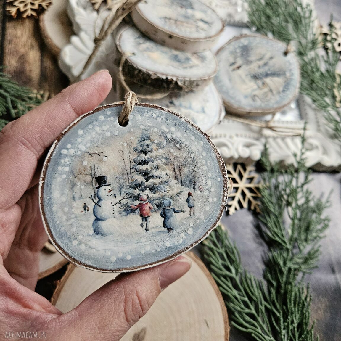 Zimowe plasterki - dekoracje choinkowe z decoupage i bałwankami
