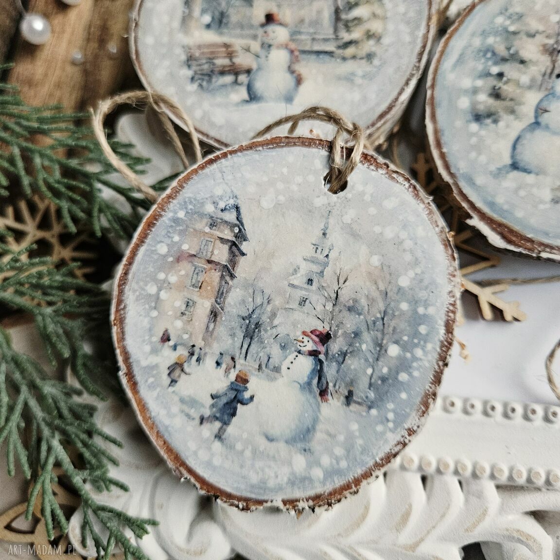 Zimowe plasterki - dekoracje choinkowe z decoupage i bałwankami