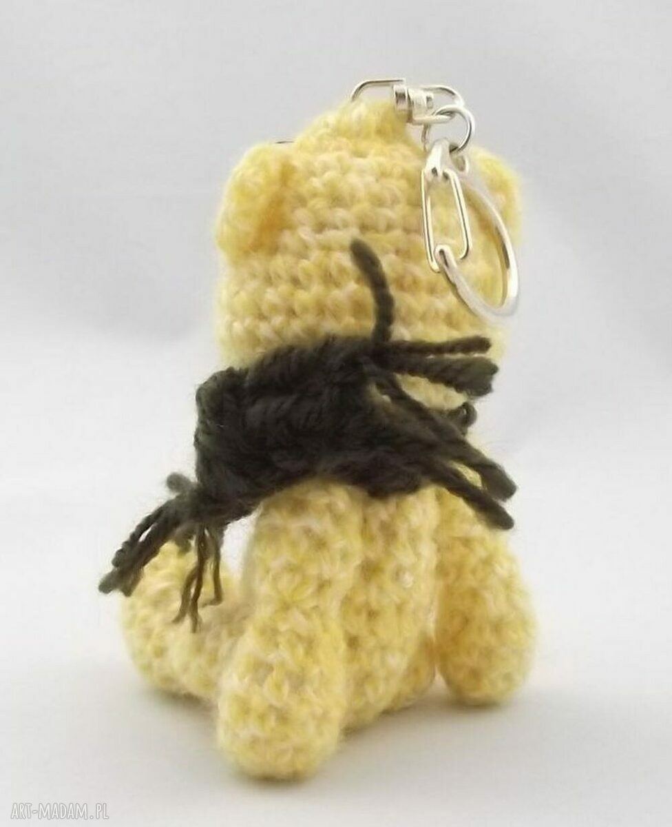 Brelok na szczęście Ziutek - szydełkowany miś handmade z ruchomymi łapkami