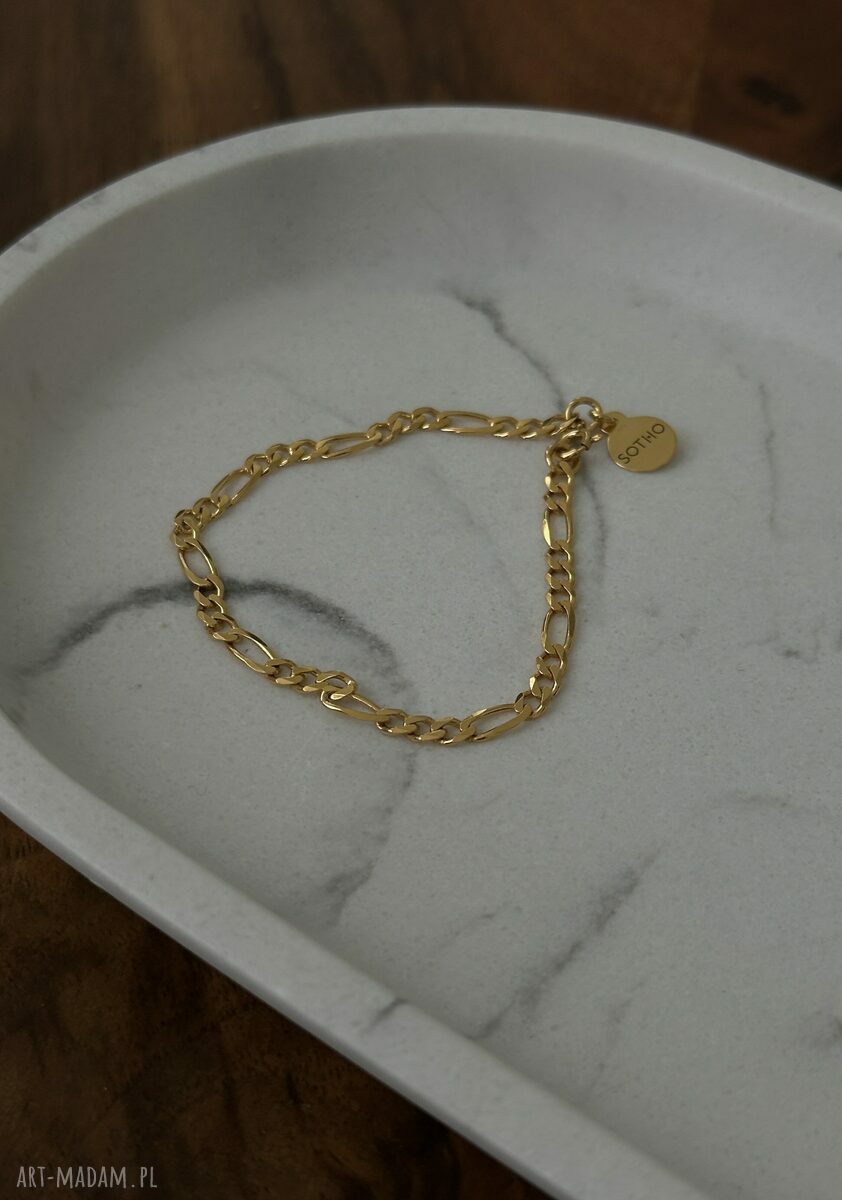 Złota bransoletka łańcuszkowa Figaro z logo marki - 18 cm