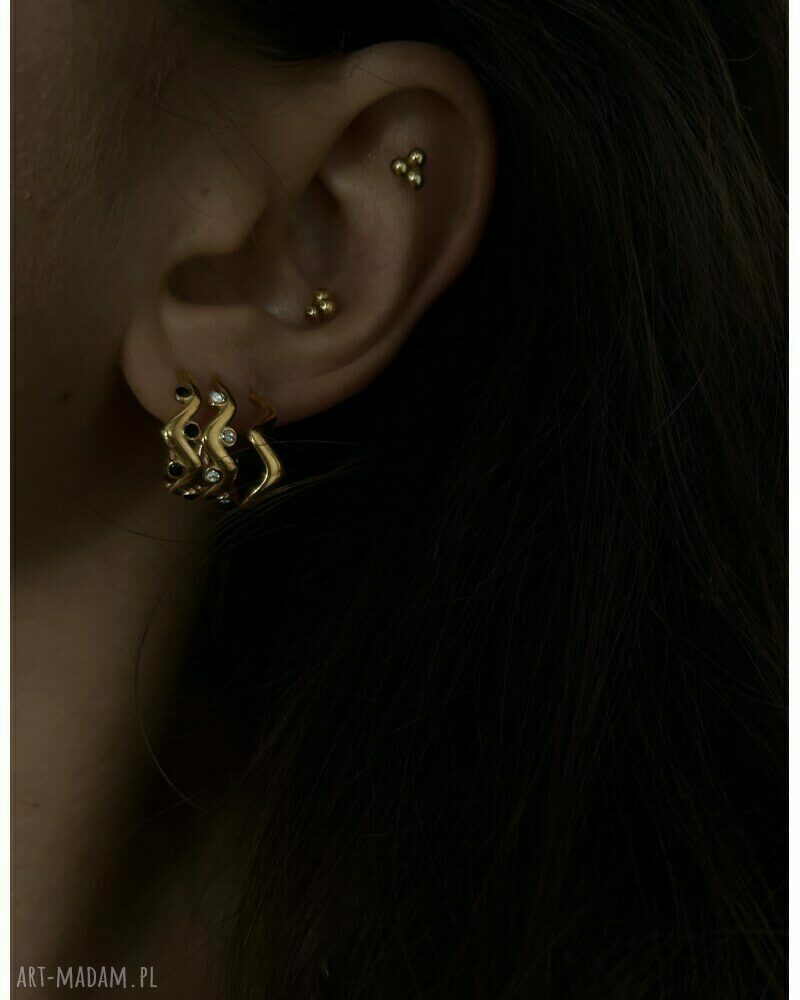 kolczyki: Złote kolczyki małe falowane półkola ręczne wykonanie