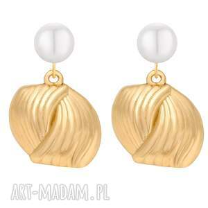 złote kolczyki perły z plecionymi retro zawieszkami