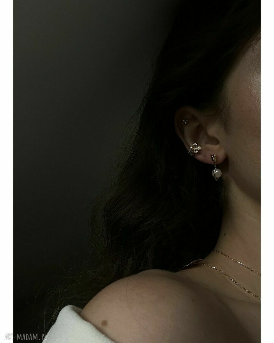 kolczyki: Złote kolczyki róże z białymi perłami Hand Made