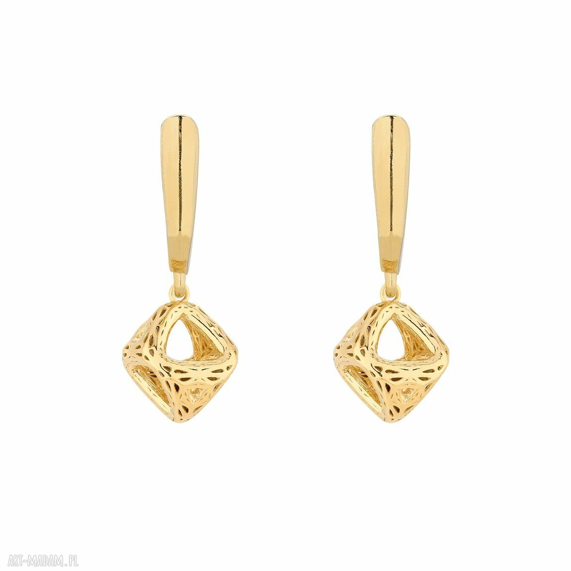 Złote kolczyki ażurowymi zawieszkami przestrzenne kostki