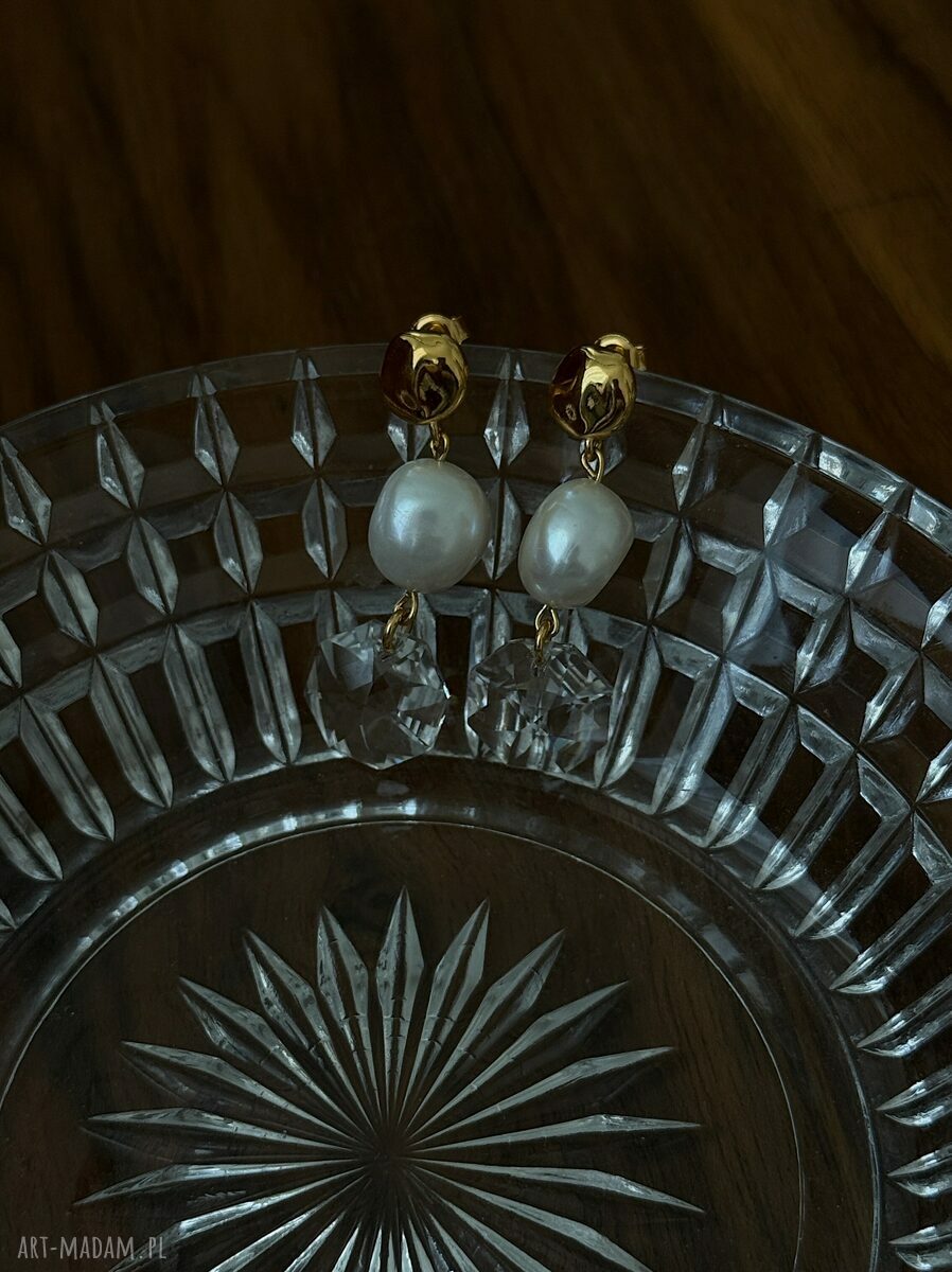 kolczyki: Złote kolczyki z perłami i bezbarwnymi kryształami SWAROVSKI® CRYSTAL