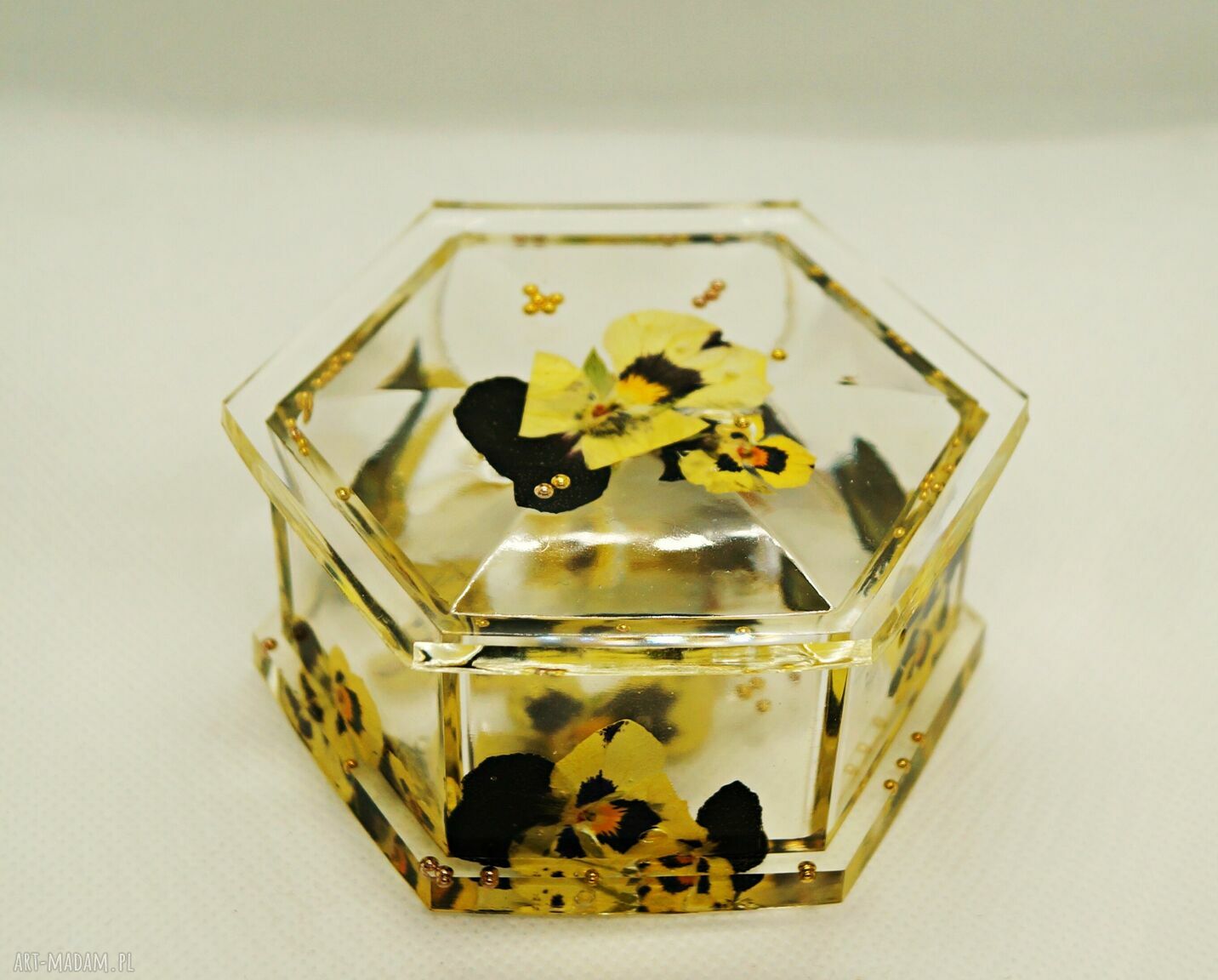 pudełka: Puzderko Złoty Brąz pudełko na biżuterię z kwiatów i żywicy handmade