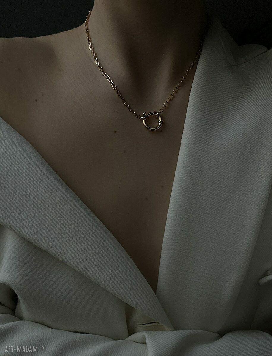 naszyjniki: Złoty łańcuch z ozdobnym zapięciem ręcznie zrobione