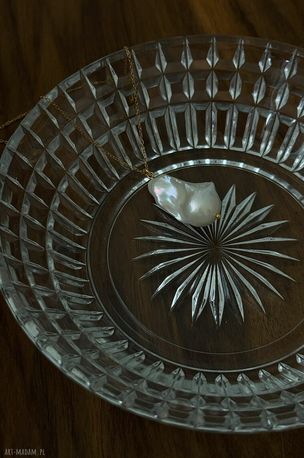 naszyjniki: Złoty naszyjnik z barokową perłą Handmade