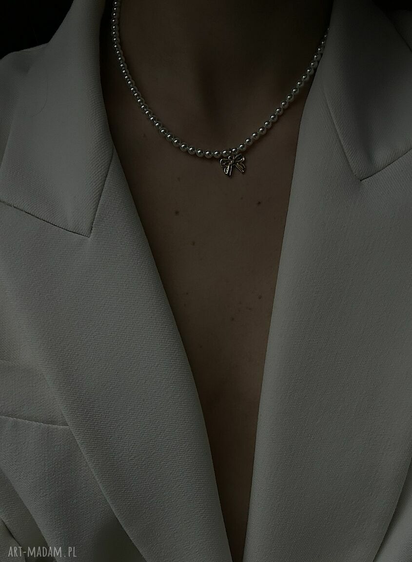 naszyjniki: Złoty naszyjnik z białych pereł SWAROVSKI® CRYSTAL z kokardką 50cm ręcznie