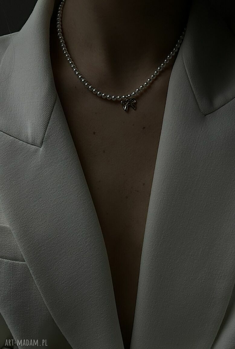 naszyjniki: Złoty naszyjnik z białych pereł SWAROVSKI® CRYSTAL z kokardką 50cm ręcznie