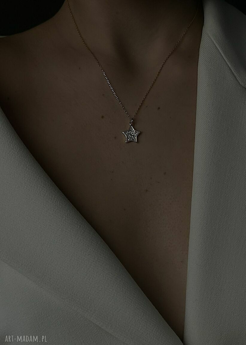 naszyjniki: Złoty naszyjnik z gwiazdką wysadzaną SWAROVSKI® CRYSTAL hand made