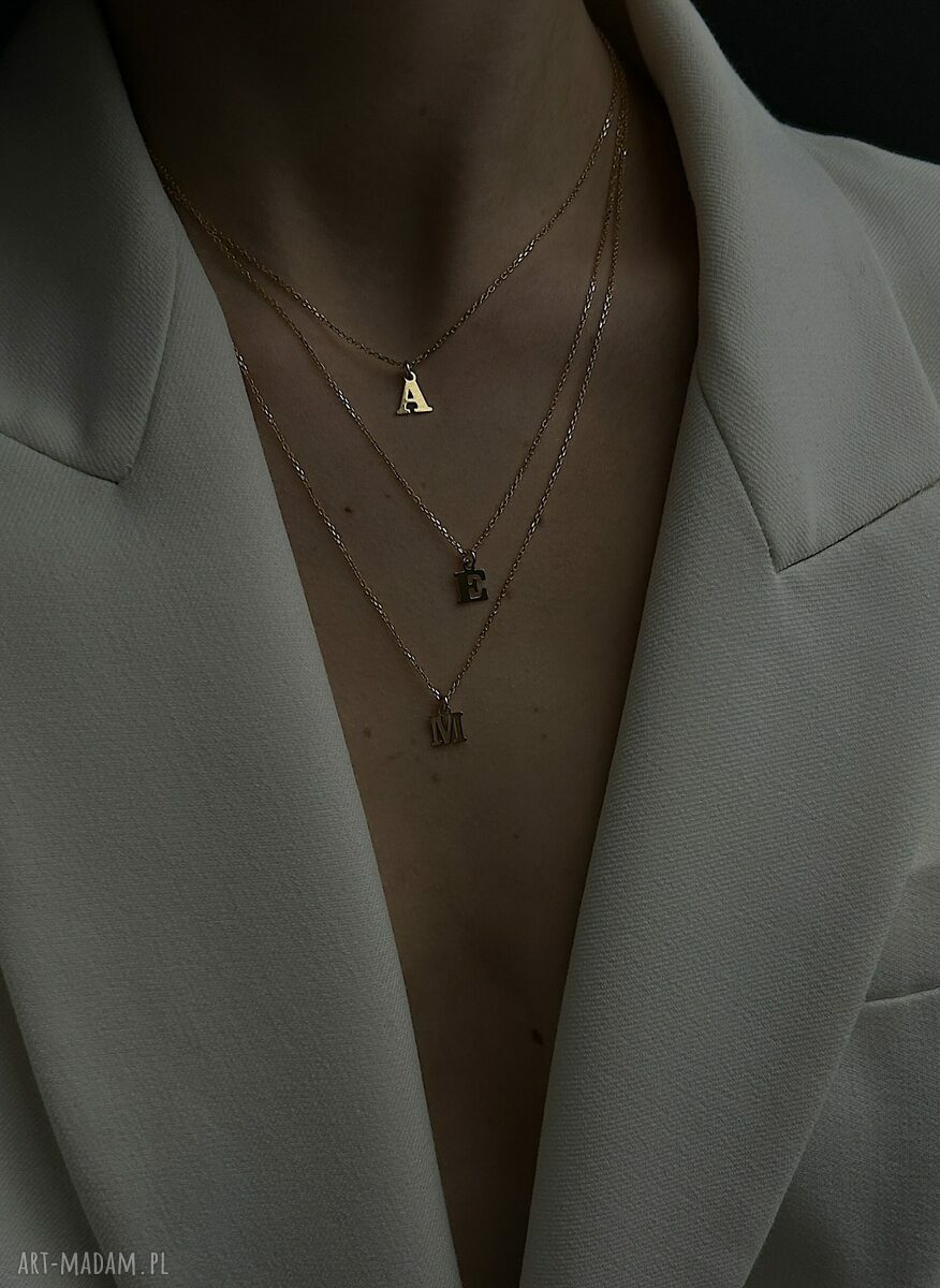 naszyjniki: Złoty naszyjnik z małą literką HandMade