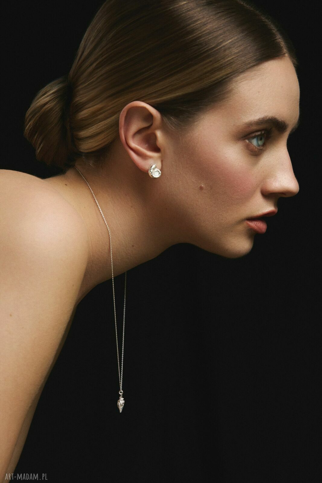 naszyjniki: Złoty naszyjnik z muszelką ręczne wykonanie