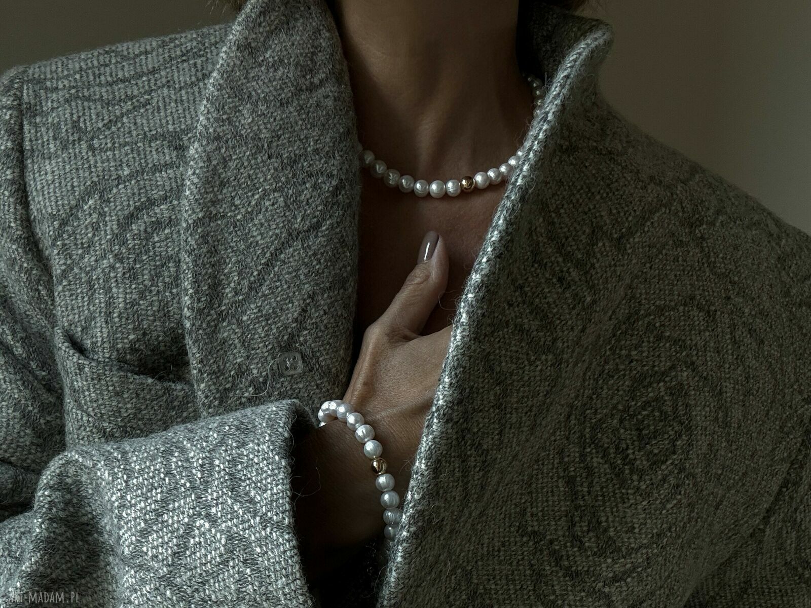 naszyjniki: Złoty naszyjnik z pereł naturalnych z kulką Hand Made