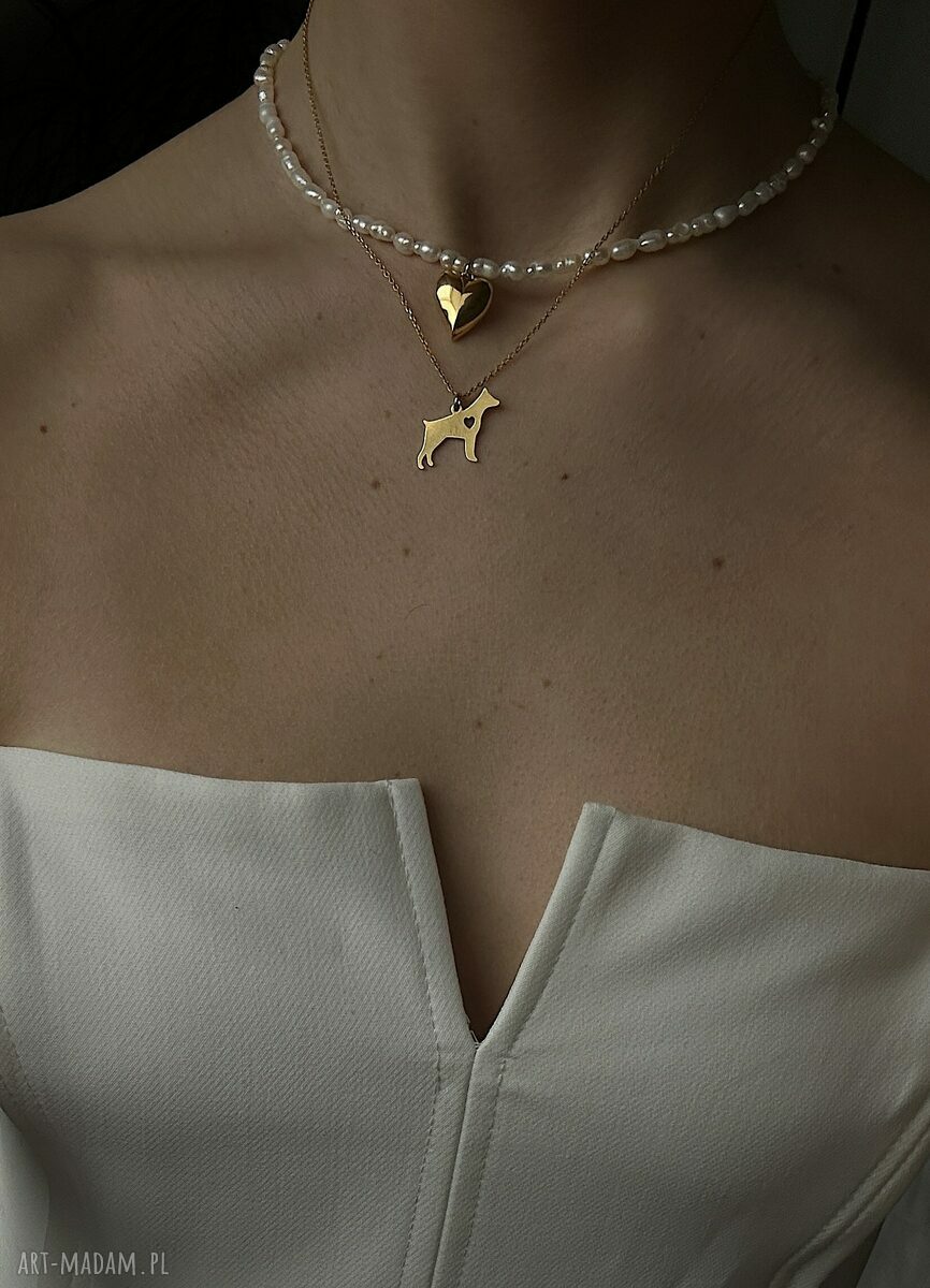 naszyjniki: Złoty naszyjnik z psem rasy doberman handmade