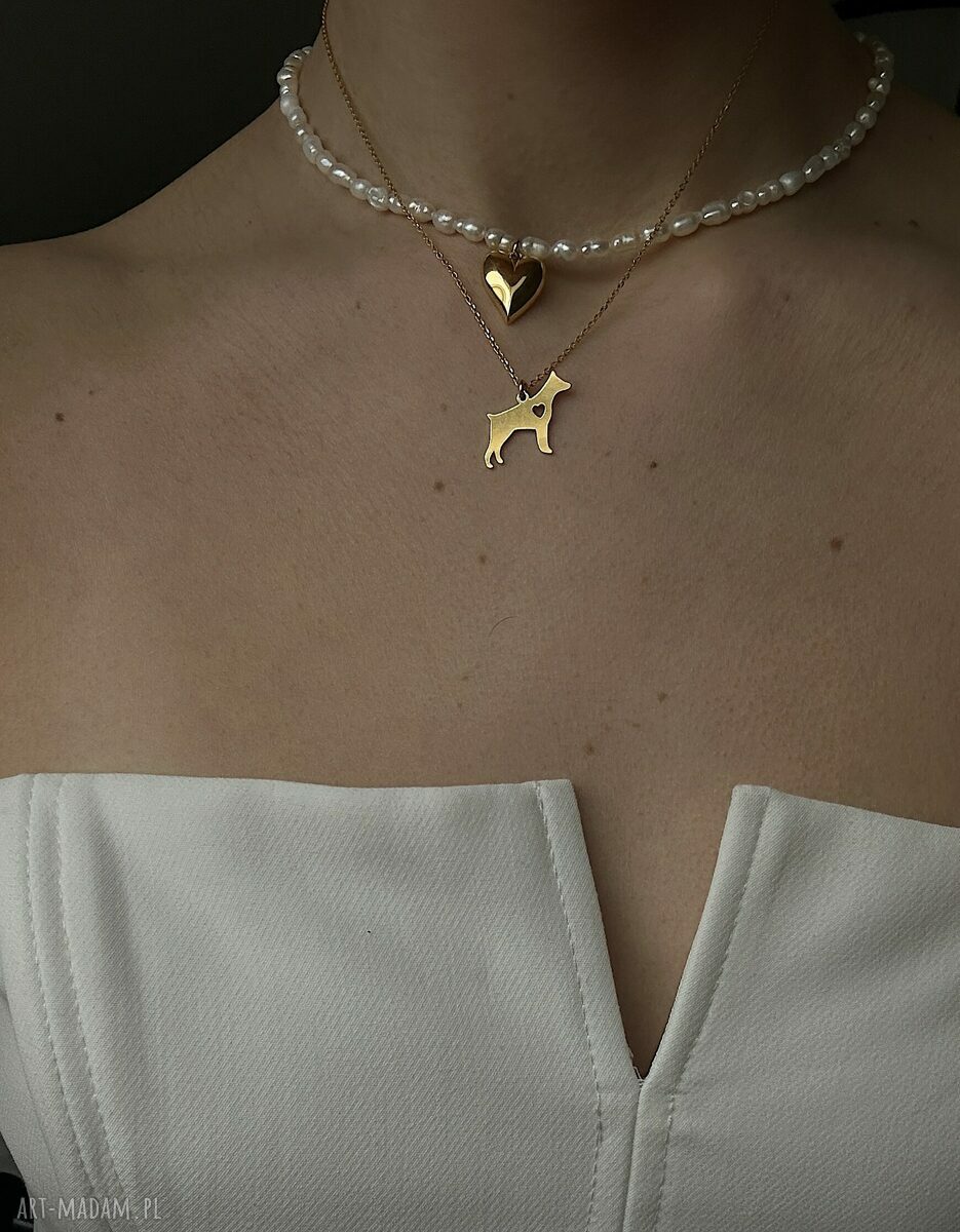 naszyjniki: Złoty naszyjnik z psem rasy doberman handmade