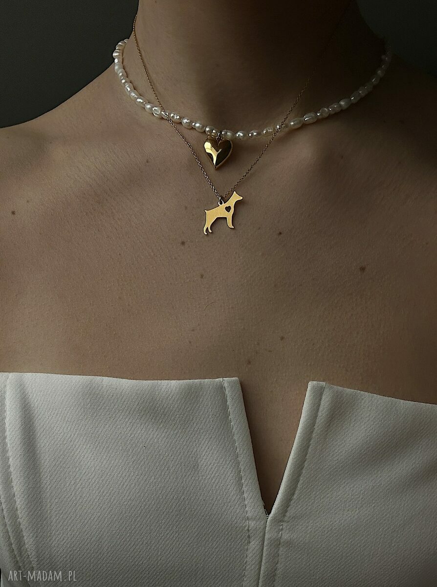 naszyjniki: Złoty naszyjnik z psem rasy doberman handmade