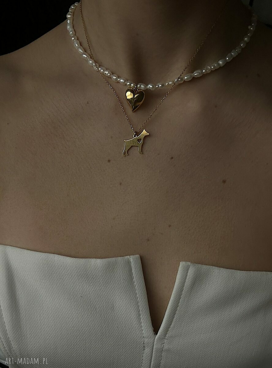 naszyjniki: Złoty naszyjnik z psem rasy doberman handmade