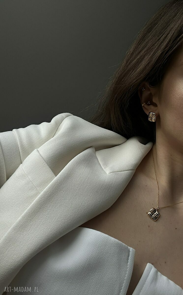 naszyjniki: Złoty naszyjnik z retro kwadratem hand made