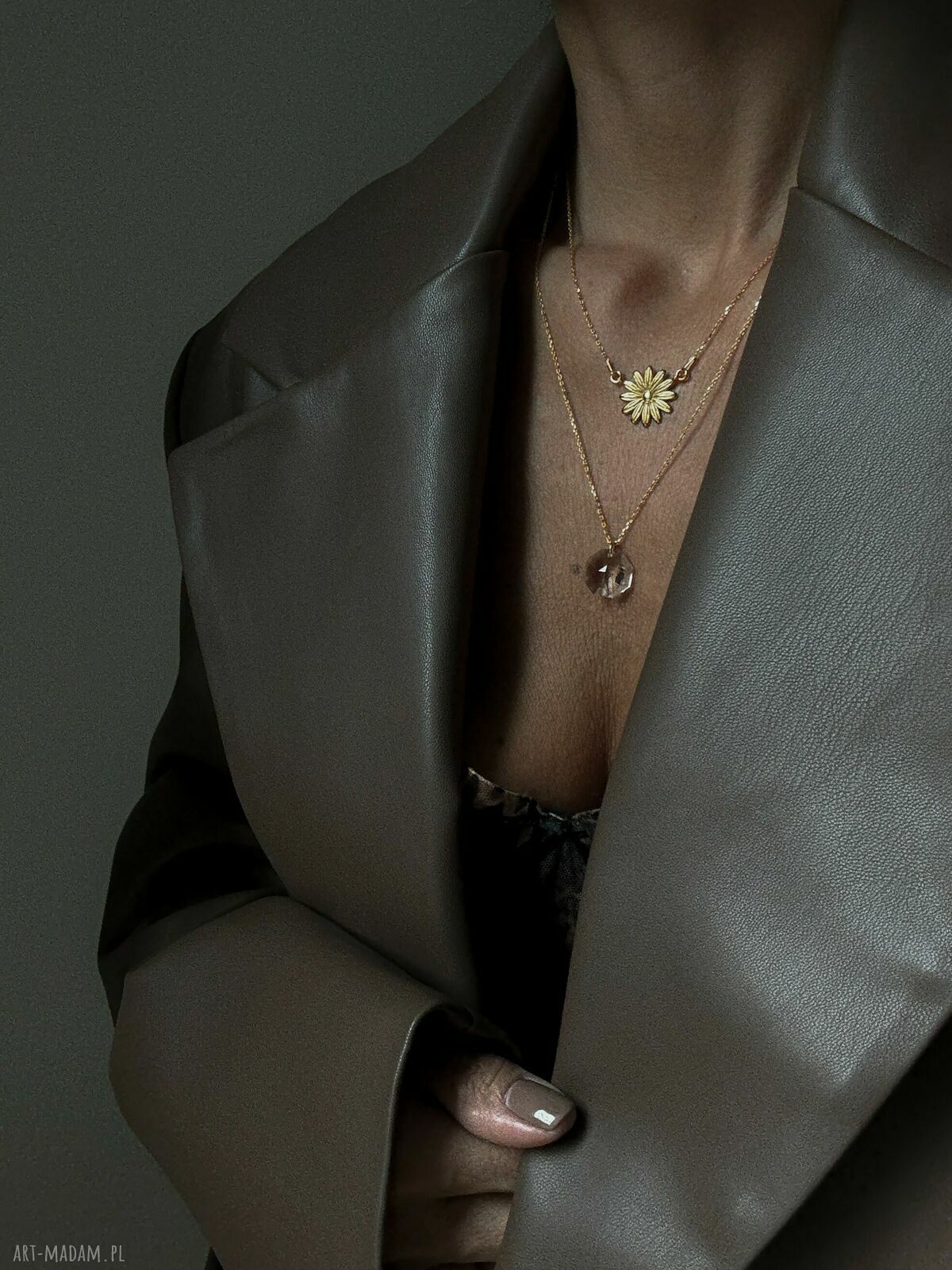 naszyjniki: Złoty naszyjnik ze stokrotką Hand Made