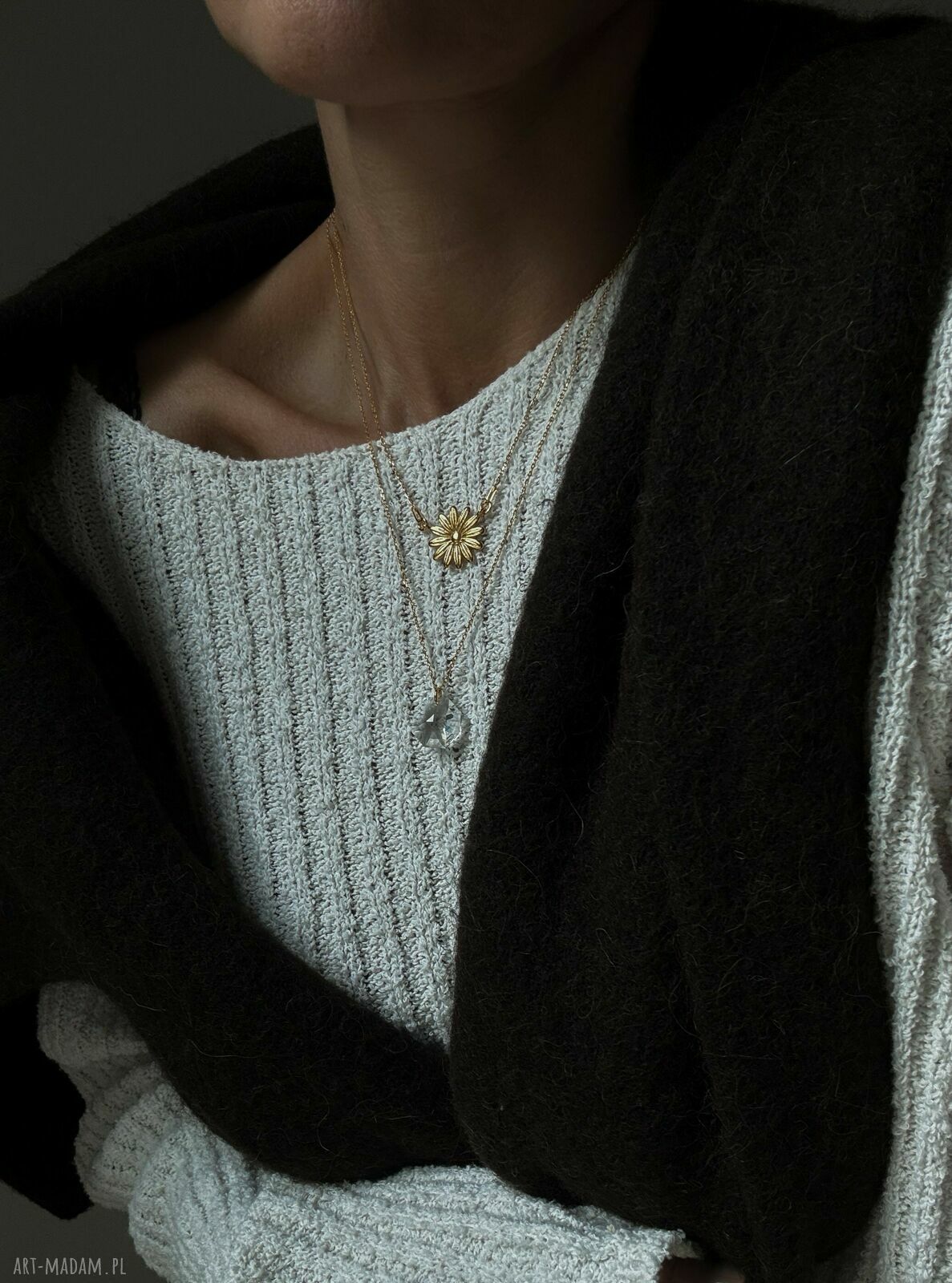 naszyjniki: Złoty naszyjnik ze stokrotką Hand Made