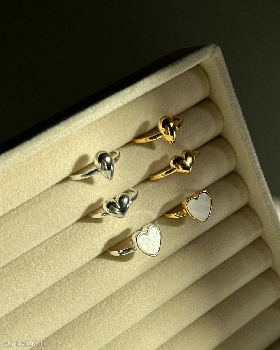 pierścionki: Złoty pierścionek z kroplą ręcznie wykonane