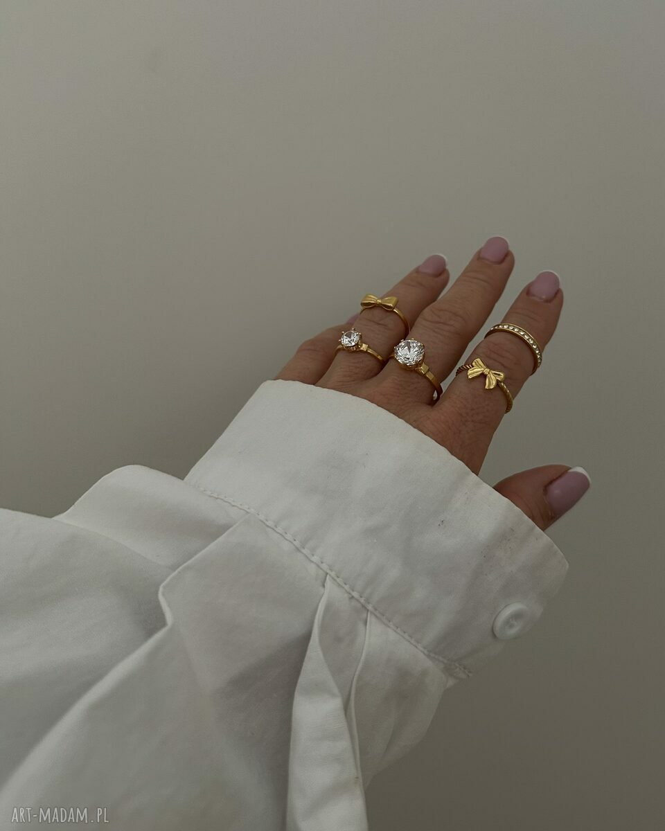 wisiorki: Złoty pierścionek z małą cyrkonią r. 14 handmade