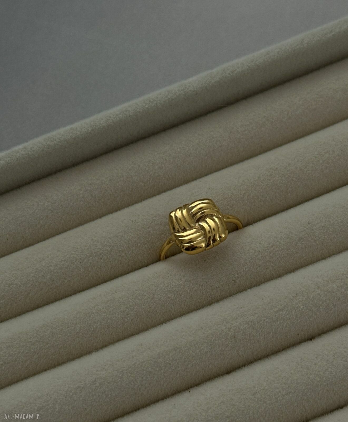 pierścionki: Złoty pierścionek z retro kwadratem Ręczne wykonanie