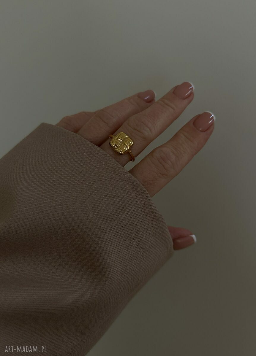 pierścionki: Złoty pierścionek z retro kwadratem Ręczne wykonanie