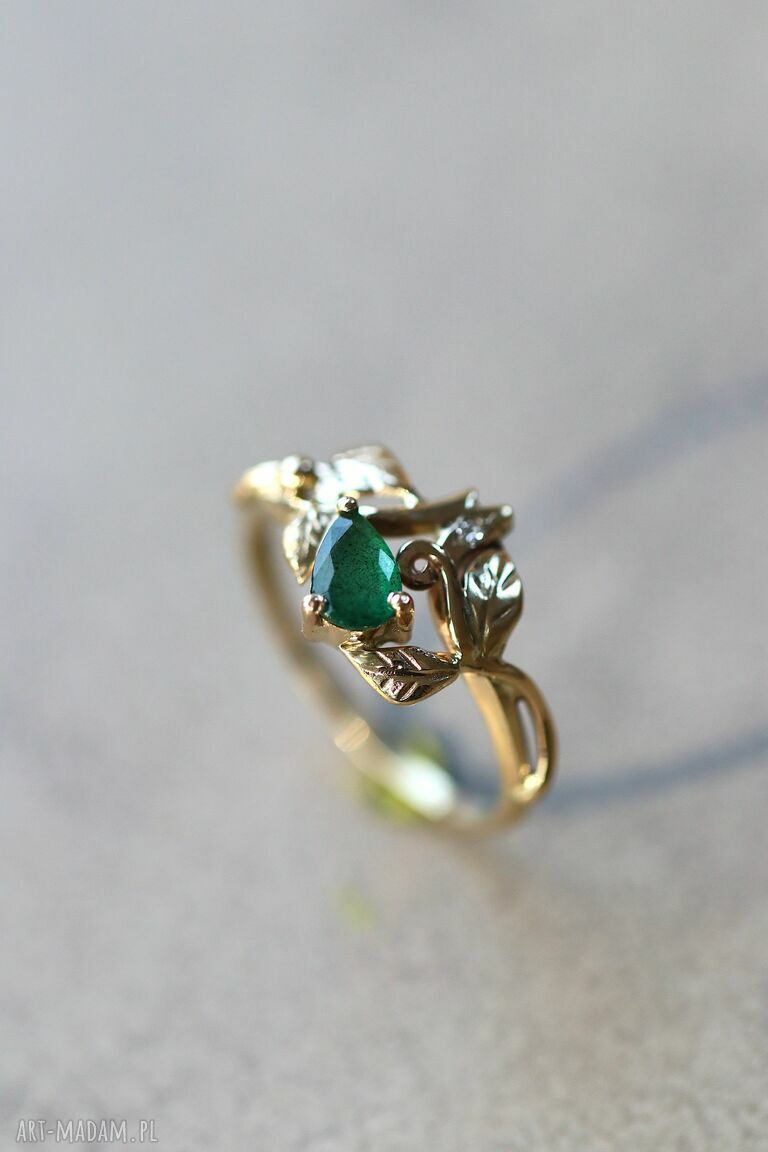 pierścionki: Złoty pierścionek ze szmaragdem i diamentem Hand Made