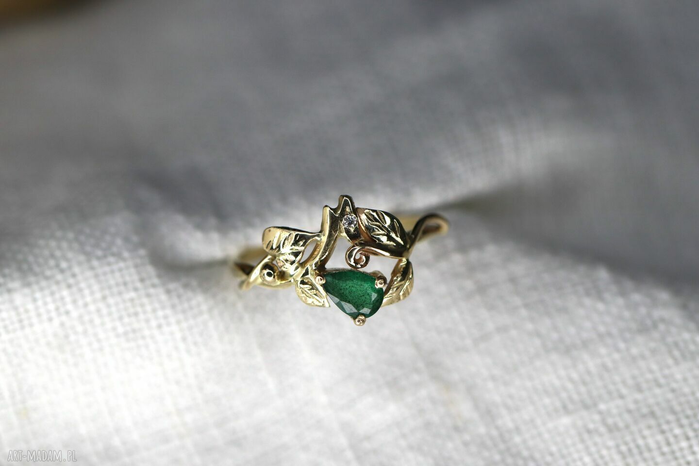 pierścionki: Złoty pierścionek ze szmaragdem i diamentem Hand Made