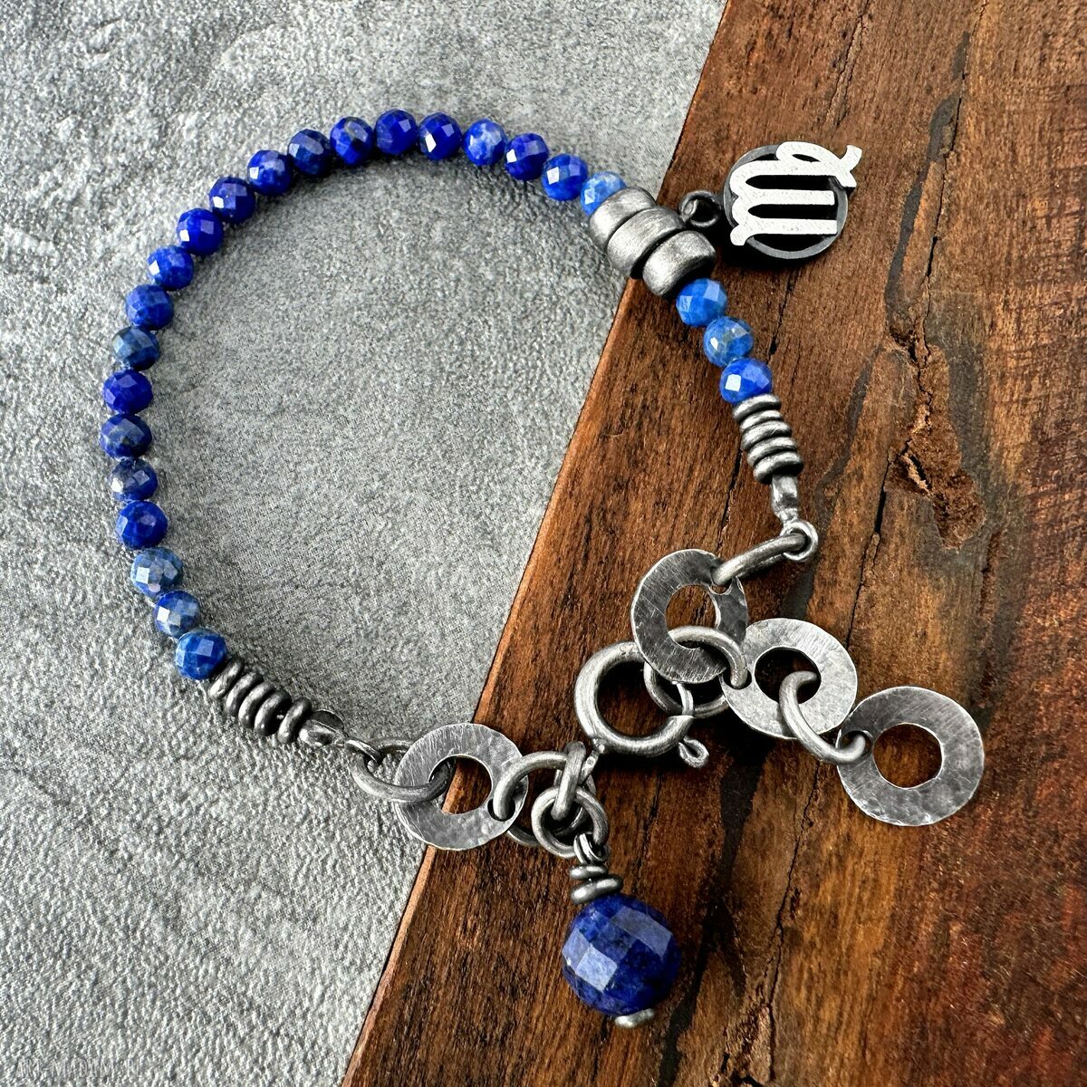 Bransoletka Zodiak Panna z lapisem lazuli i oksydowanym srebrem 925