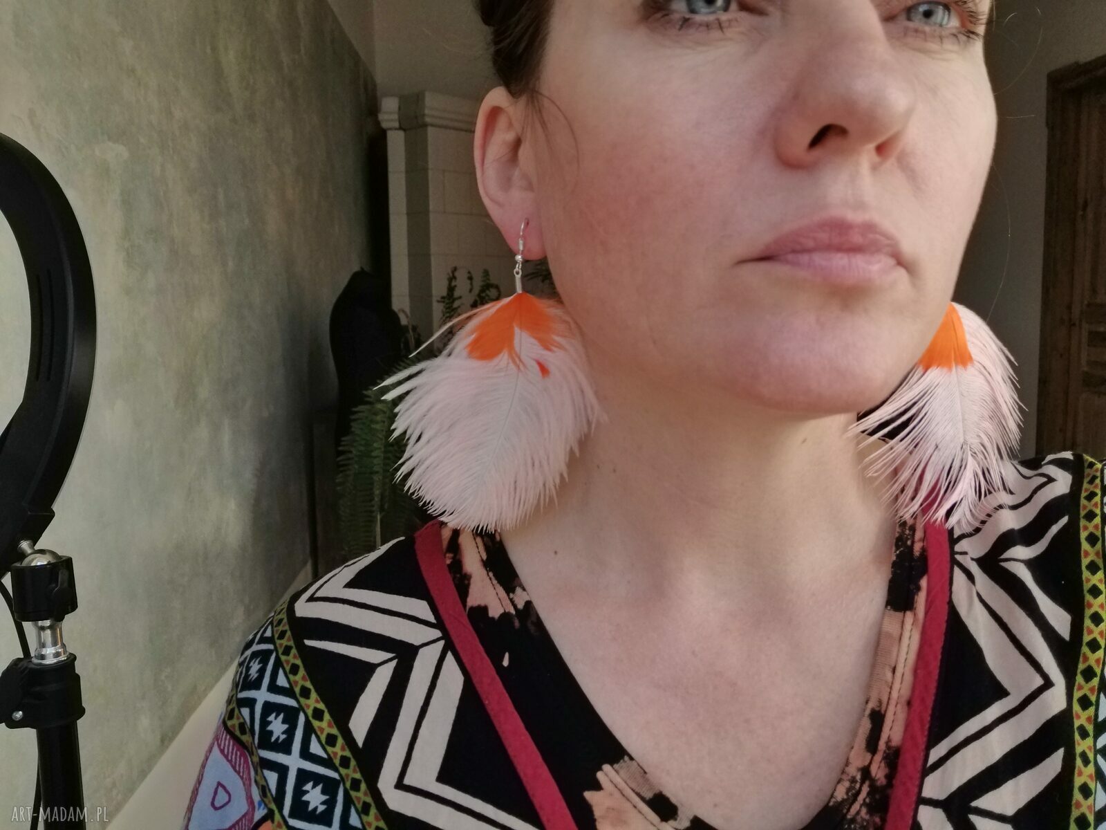 Kolczyki zwariowane, bujne i długie - boho folk z frędzlami z piór