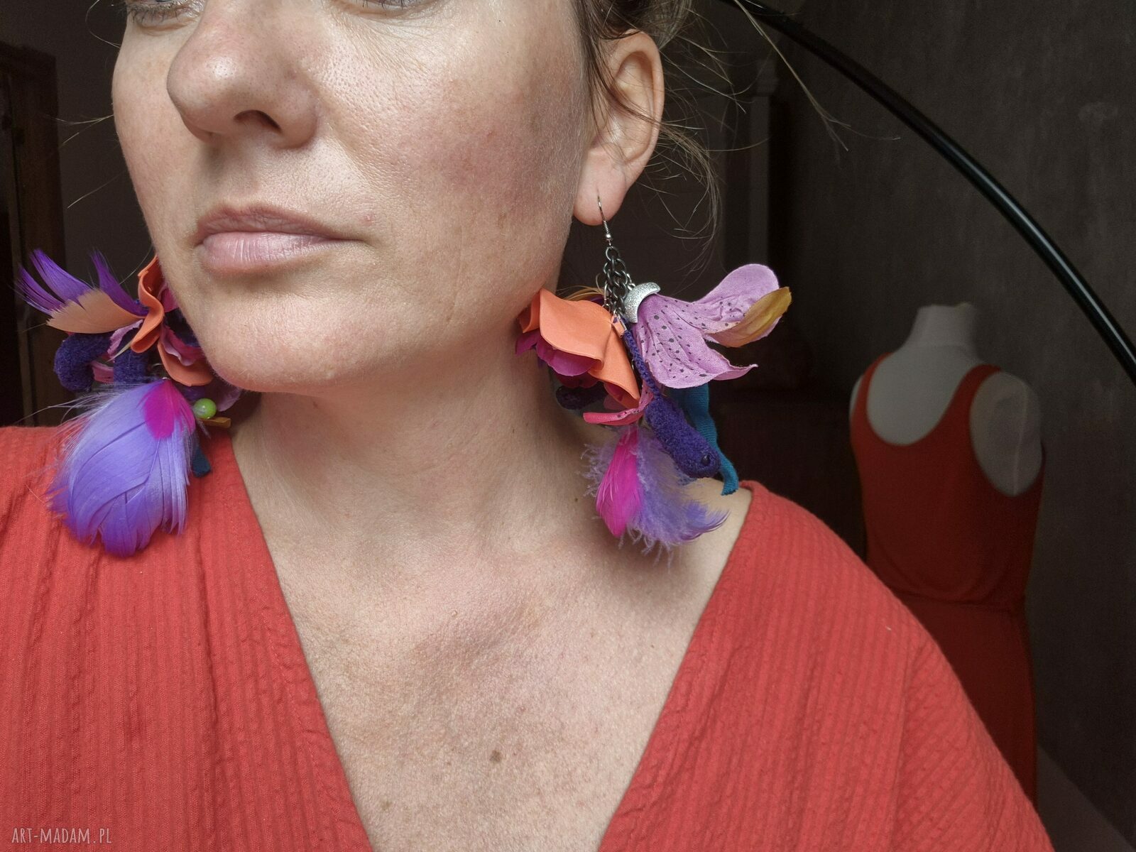Kolczyki boho Frida - zwariowane duże, lekkie kwiaty w kolorach fiolet i niebieski - Ruda Klara